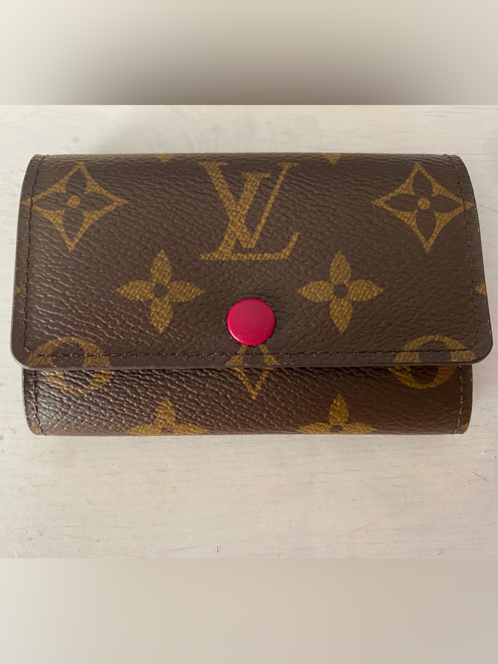 LOUIS VUITTON Monogram 6 Key Multicles Holder | LV Canvas w Fuchsia Leather